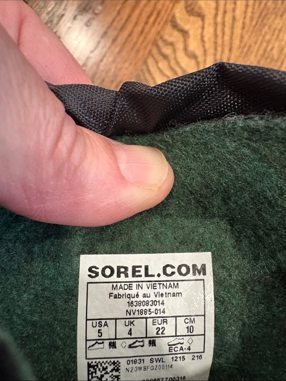 Sorel Kids' Flurry Waterproof Snow Boot, size toddler 5. Excellent condition